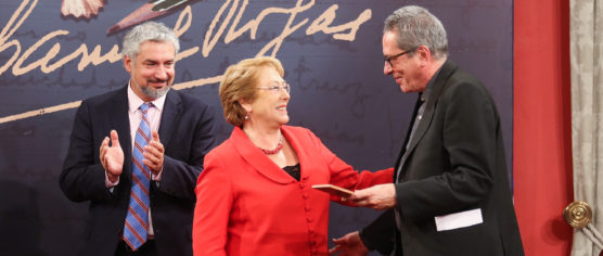 premio-manuel-rojas-al-escritor-césar-aira-web-556×236
